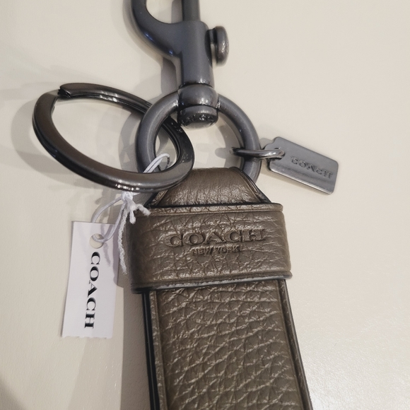 Coach Men's wallet and key chain - Picture 4 of 13